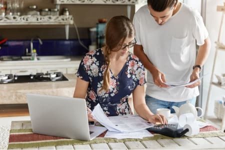 Professional Tips on How to Manage Your Money During Chaotic Times