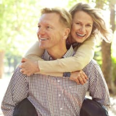 Die besten 3 Dating-Websites für Singles über 50